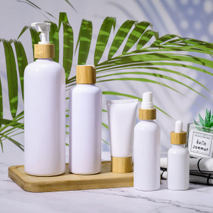 В наличии 50 мл 100 мл 150 мл Пустая косметическая личная гигиена Парфюм-тонер-лосьон Упаковка Пластиковая бутылка-распылитель с бамбуковой крышкой