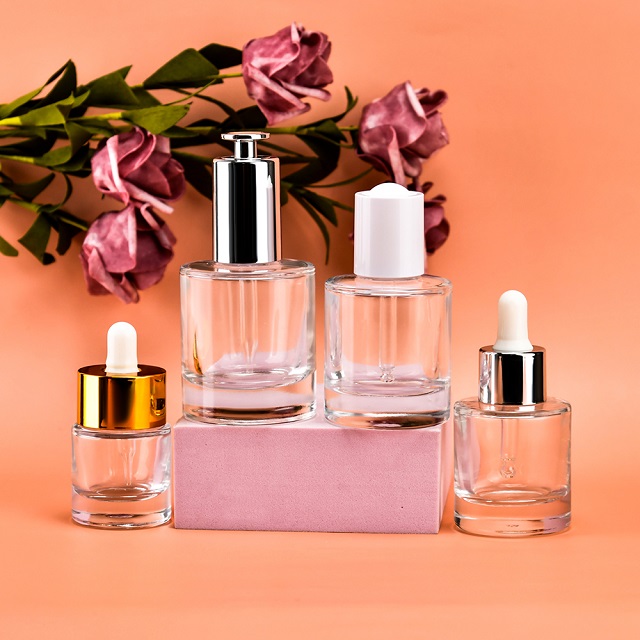 Бутылка с плоским плечевым стеклянным насосом