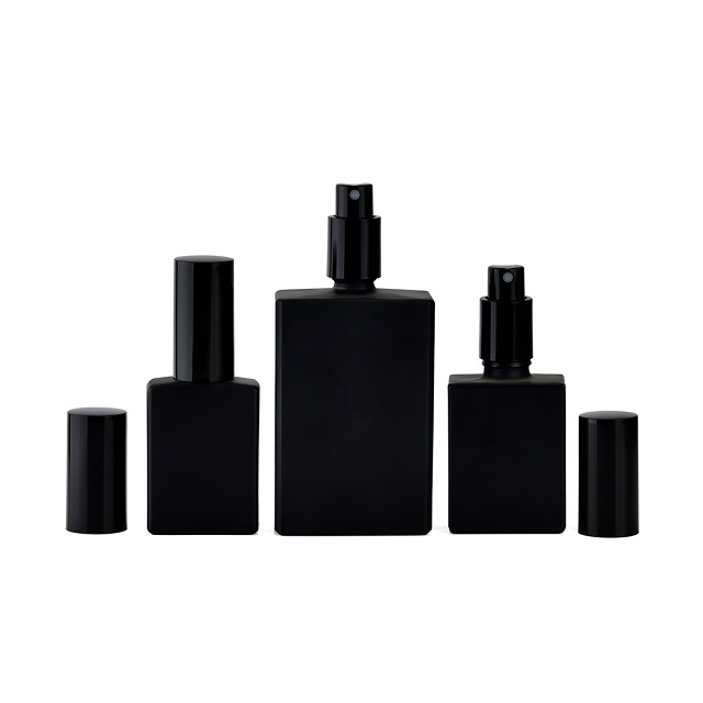 Бесплатные образцы, роскошный производитель, пустой 30 мл, 50 мл, 100 мл, квадратный, прямоугольный, стеклянный флакон с распылителем для парфюмерного тумана