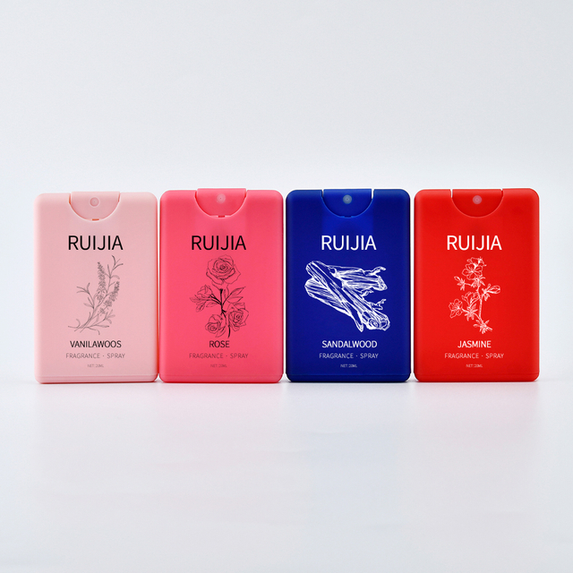 Новый стиль, мягкие на ощупь пустые 20 мл, дорожный размер, квадратная форма, флаконы для духов для кредитных карт с насосом-распылителем